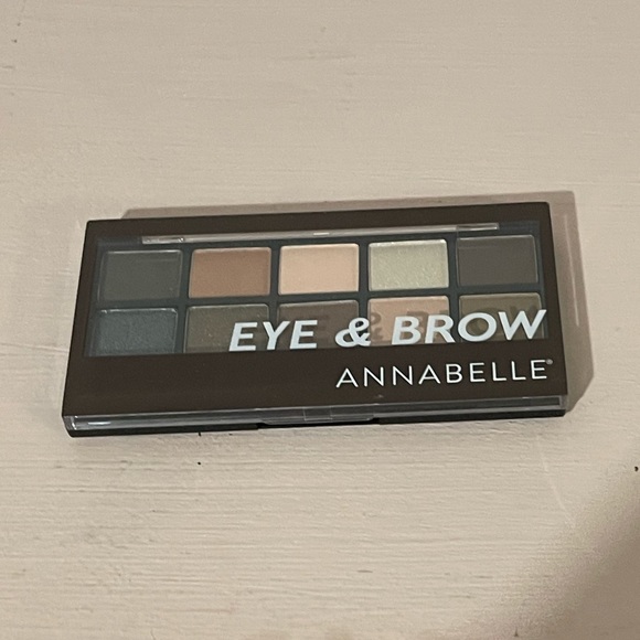 Annabelle makeup - Picture 2 of 4